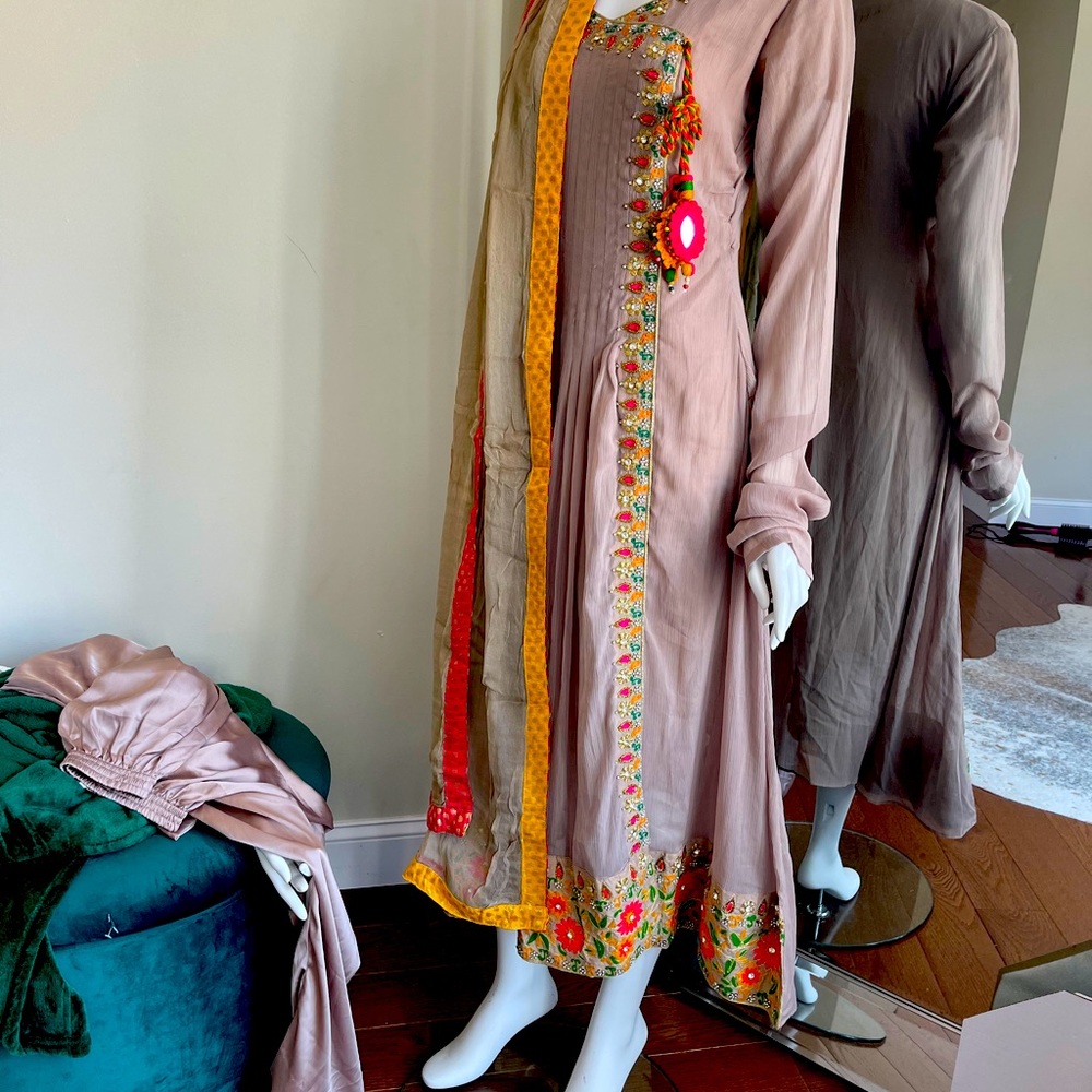 Gorgeous indian pakistani Anarkali dress